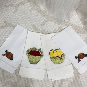 Set of 4 tea towels